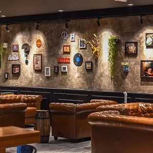 2* Hotel Zone